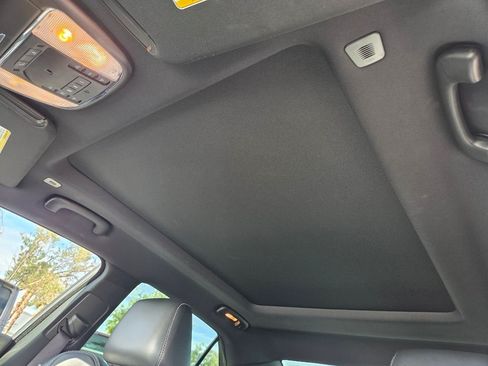 Used 2023 Chrysler 300 C RWD image 15