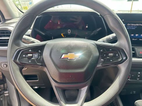 Used 2025 Chevrolet TrailBlazer LS w/ LS Confidence Package FWD image 28