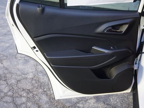 New 2026 Chevrolet Trax LT w/ Sunroof Package image 24