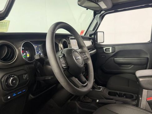 Used 2023 Jeep Wrangler Unlimited AWD/4WD image 15