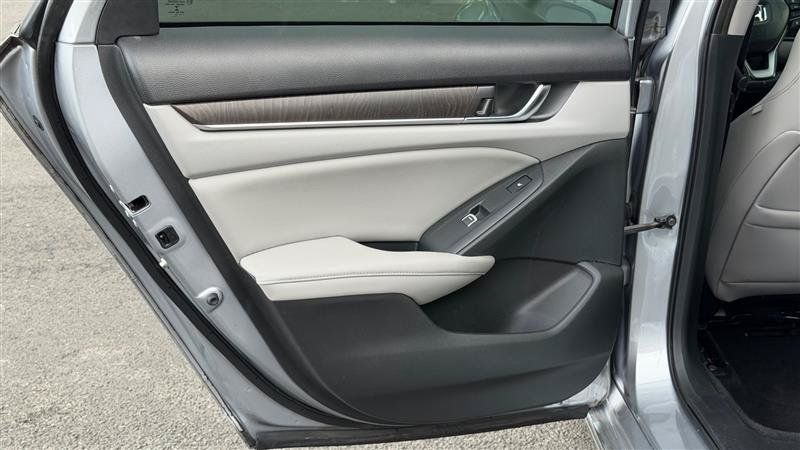 Used 2018 Honda Accord Touring image 43