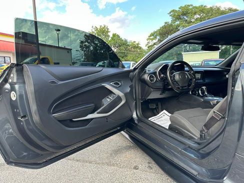Used 2017 Chevrolet Camaro LT RWD image 9