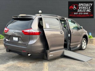 Used 2016 Toyota Sienna LE