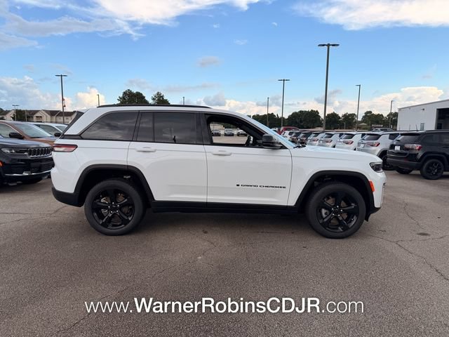New 2026 Jeep Grand Cherokee Limited w/ Limited Altitude Package RWD image 15