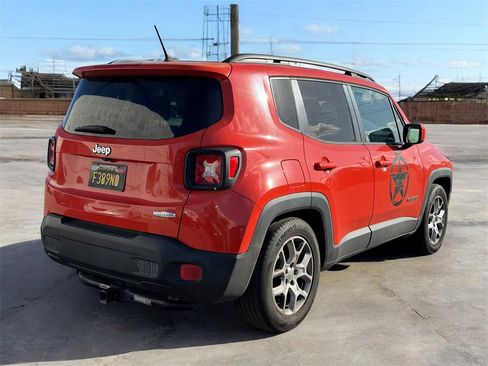Used 2016 Jeep Renegade Latitude image 17