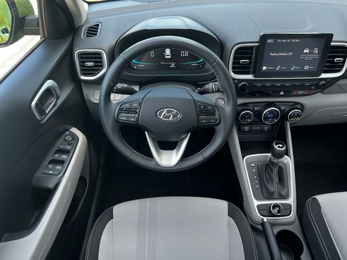 Certified 2024 Hyundai Venue SEL FWD image 38