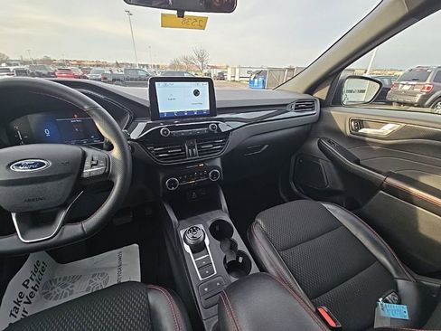 Used 2025 Ford Escape ST-Line image 25