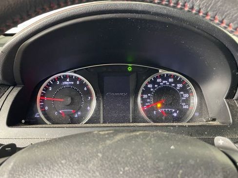 Used 2015 Toyota Camry SE FWD image 5
