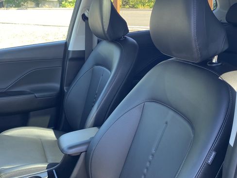 Certified 2025 Hyundai Kona Limited FWD image 21