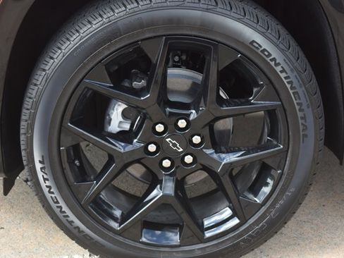 New 2026 Chevrolet Traverse RS w/ LPO, Floor Liner Package FWD image 11