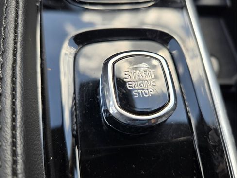 Used 2024 Volvo XC90 B5 Core image 22