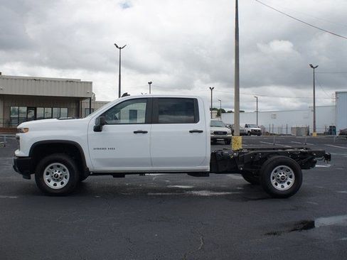 Used 2024 Chevrolet Silverado 3500 W/T w/ WT Fleet Convenience Package image 9