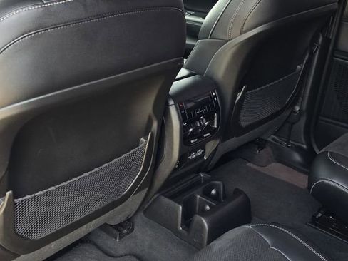 Used 2023 Jeep Grand Cherokee L Laredo image 30