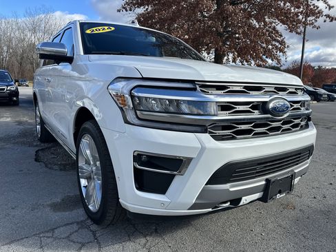 Used 2024 Ford Expedition Platinum image 14
