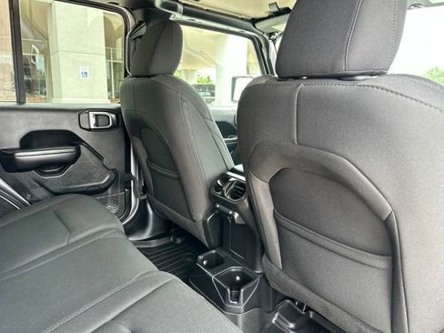 Used 2019 Jeep Wrangler Unlimited Sport S AWD/4WD image 37
