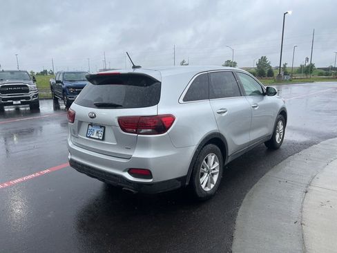 Used 2019 Kia Sorento L FWD image 7