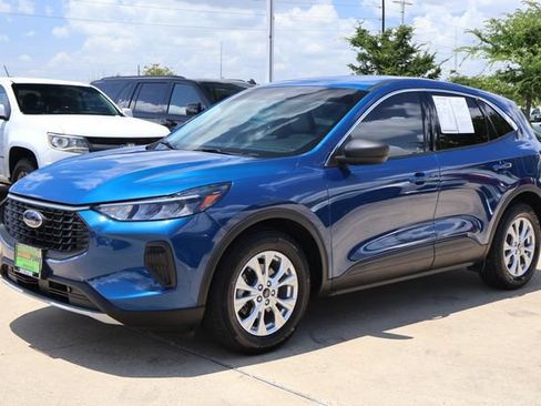 Used 2023 Ford Escape Active FWD image 3
