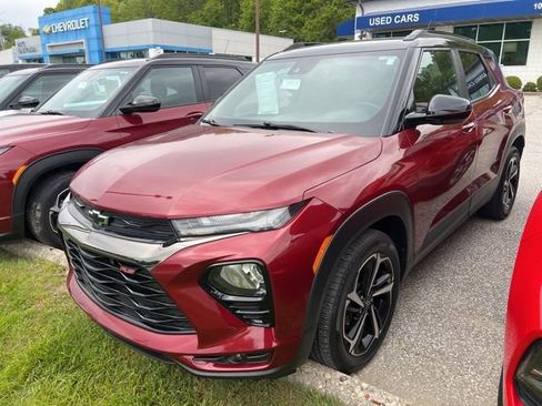 Used 2022 Chevrolet TrailBlazer RS w/ Sun and Liftgate Package FWD image 1