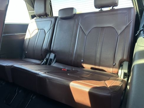 Used 2024 Ford Expedition Limited image 14