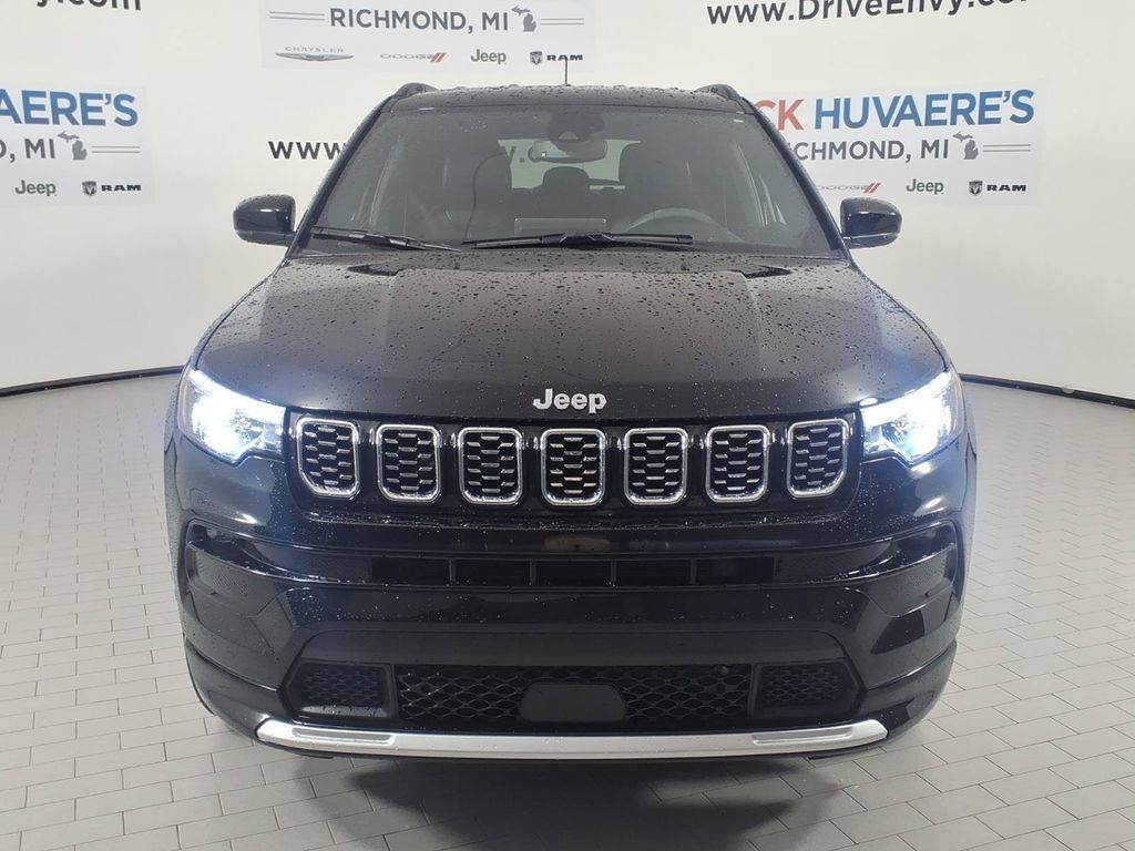 Used 2025 Jeep Compass Limited w/ Elite Group AWD/4WD image 2