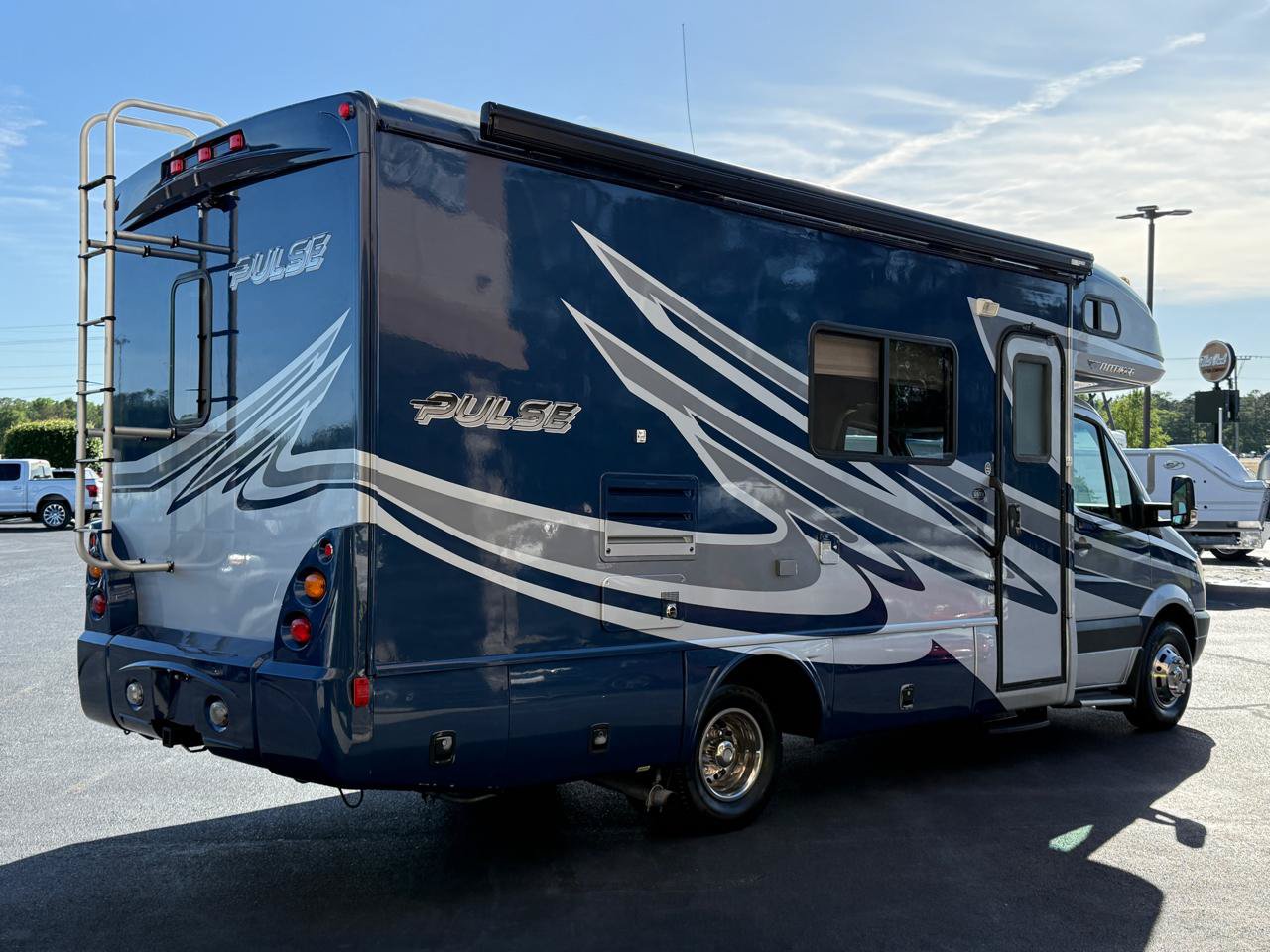 Used 2008 Dodge Sprinter 3500 RWD image 5