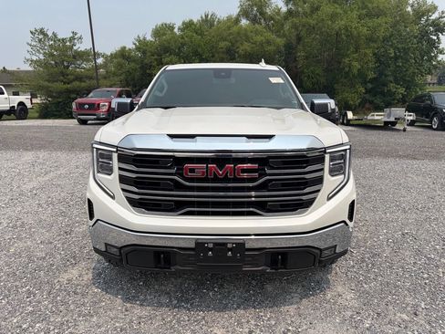 Used 2023 GMC Sierra 1500 SLT AWD/4WD image 17