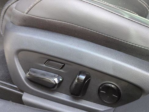 Used 2025 Lexus ES 300h w/ Technology Package FWD image 3