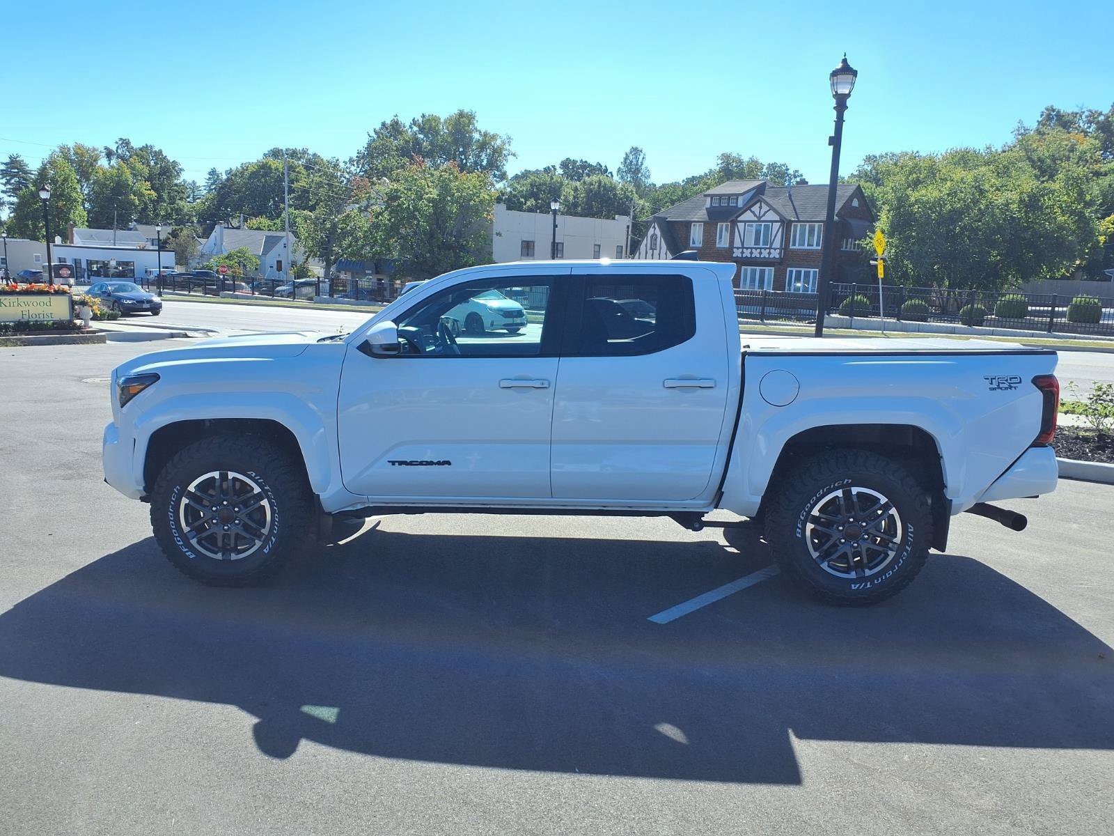 Used 2024 Toyota Tacoma TRD Sport AWD/4WD image 27