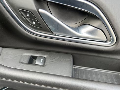 Used 2022 Chevrolet Suburban Z71 image 21