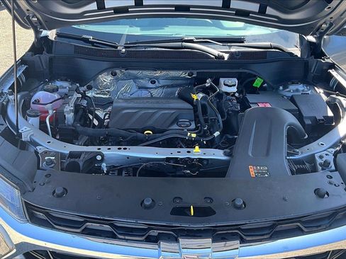New 2026 Chevrolet Trax LS w/ LS Convenience Package FWD image 11