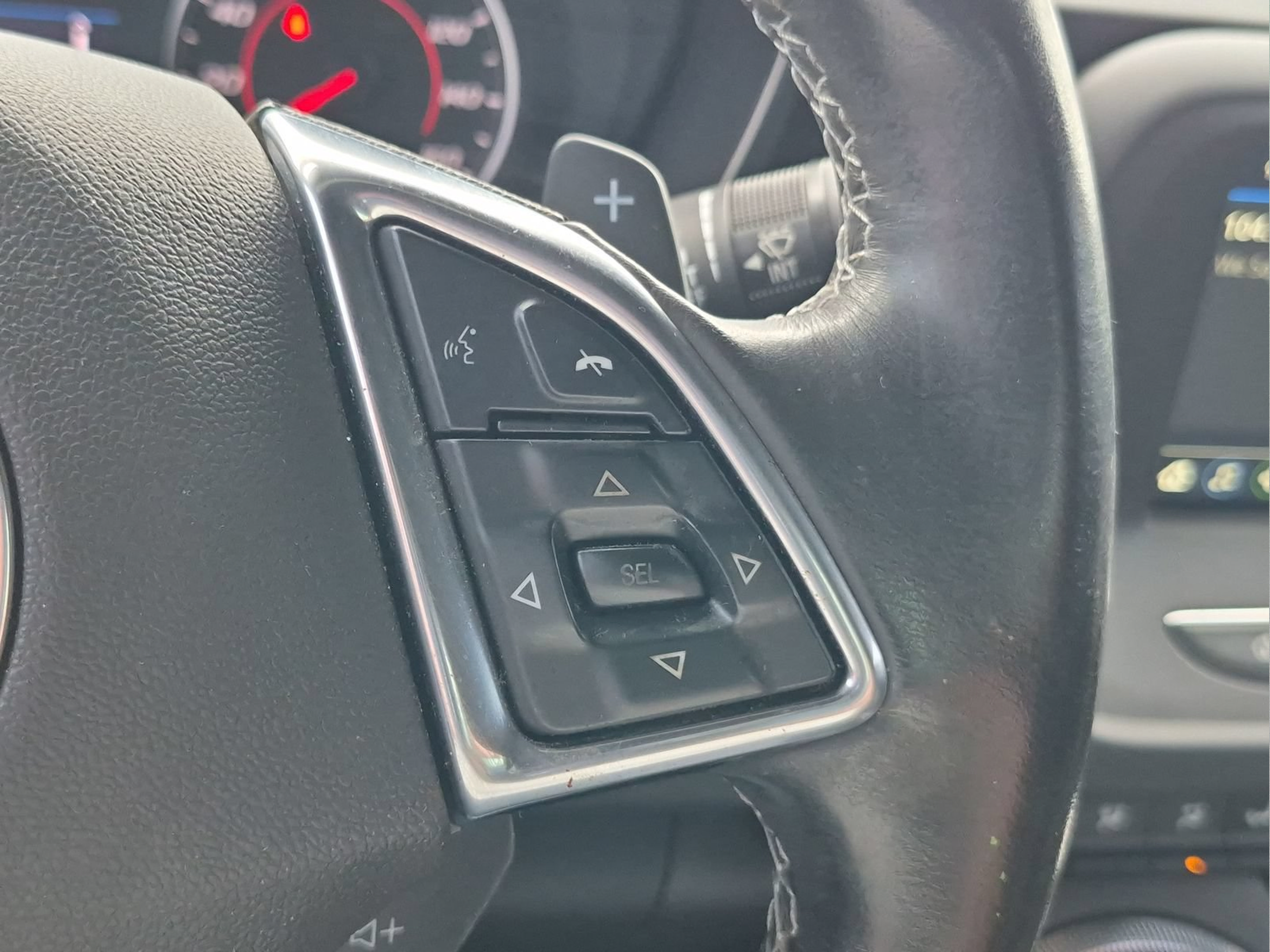 Used 2019 Chevrolet Camaro LT RWD image 10