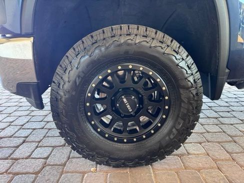 Used 2021 Chevrolet Silverado 2500 LTZ w/ LTZ Convenience Package AWD/4WD image 26