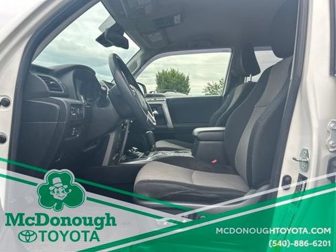 Used 2022 Toyota 4Runner SR5 AWD/4WD image 13