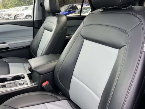 Used 2024 Ford Explorer XLT w/ Equipment Group 202A AWD/4WD image 35