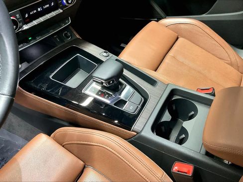 Used 2023 Audi Q5 e Premium Plus w/ Premium Plus Package image 18