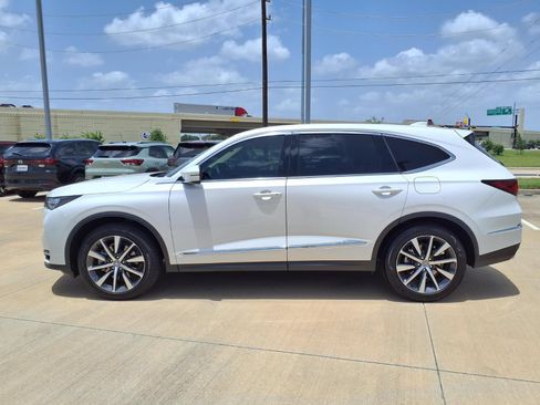 Used 2025 Acura MDX FWD w/ Technology Package image 3