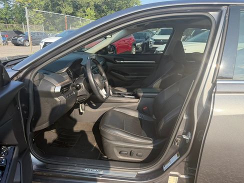 Used 2021 Nissan Altima 2.5 SL FWD image 25