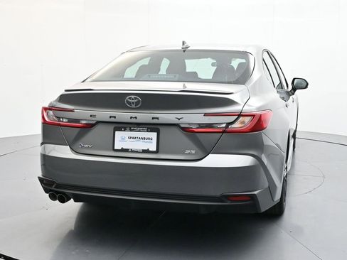 Used 2025 Toyota Camry SE image 6