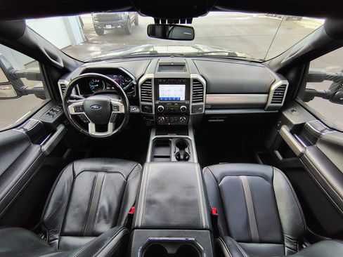 Used 2021 Ford F350 Platinum image 2