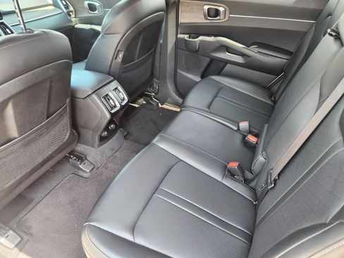 Used 2023 Kia Sorento S AWD/4WD image 10