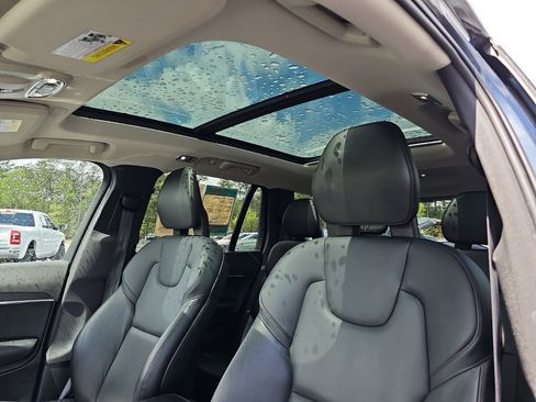 Used 2020 Volvo XC90 T5 Momentum w/ Protection Package image 31
