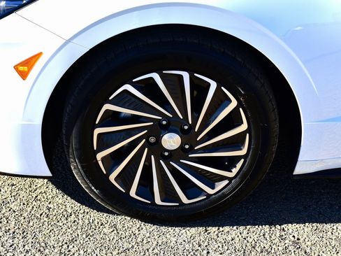 Used 2023 Hyundai Sonata SEL w/ Cargo Package image 6