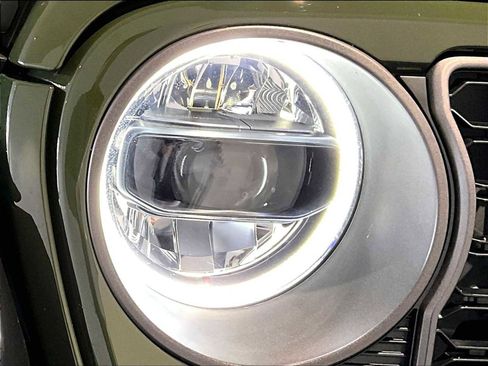 Used 2024 Jeep Wrangler Unlimited Rubicon 4xe image 15