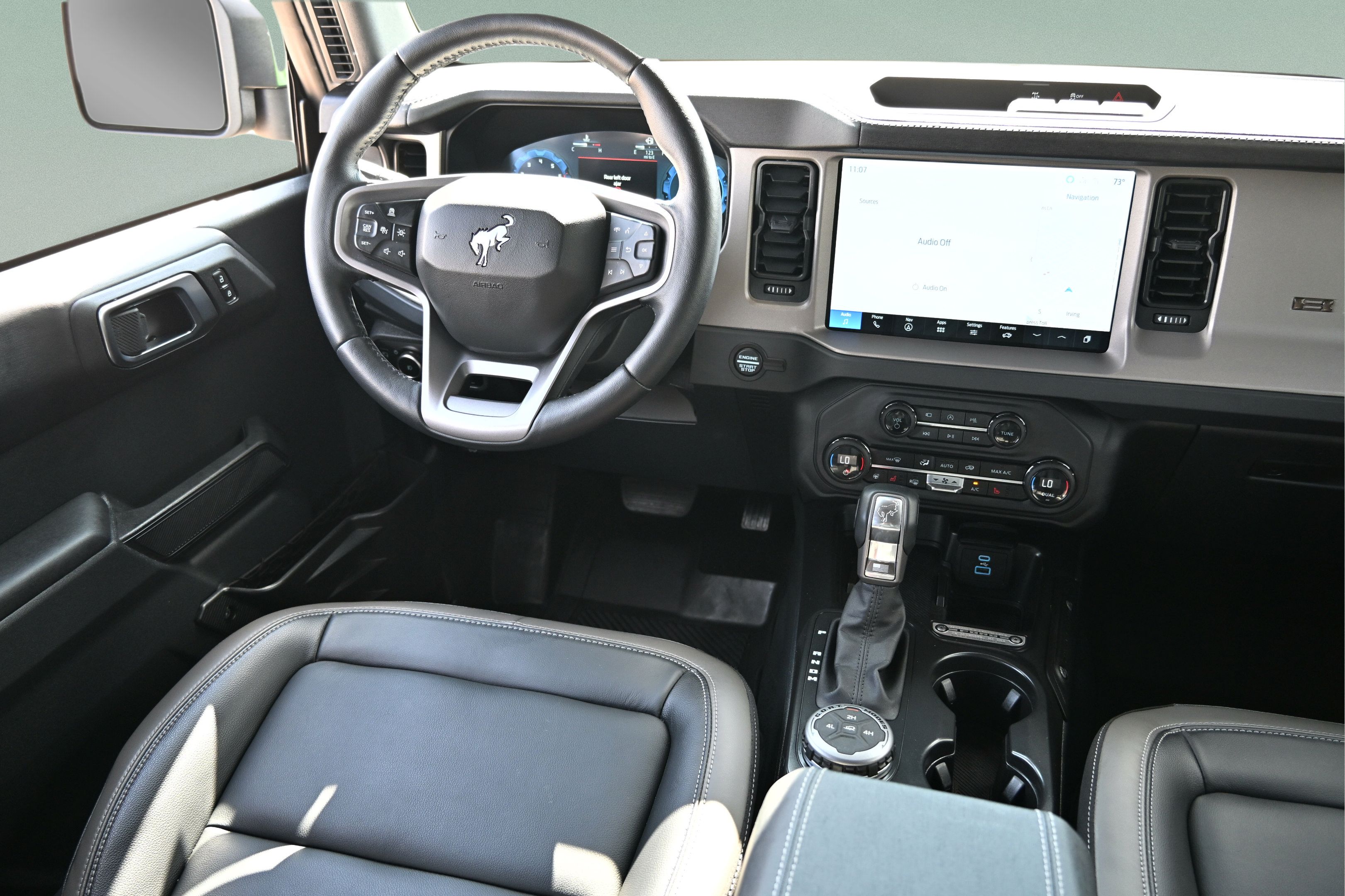 Used 2025 Ford Bronco Outer Banks AWD/4WD image 10