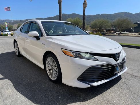 Used 2019 Toyota Camry XLE w/ Driver Assist Package FWD image 3