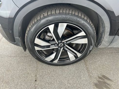 Used 2023 Volvo XC40 B5 Ultimate AWD/4WD image 4