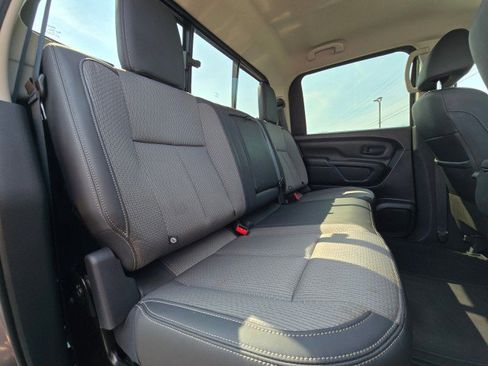 Used 2019 Nissan Titan S image 15