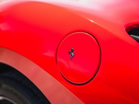 Used 2021 Ferrari F8 Tributo RWD image 28