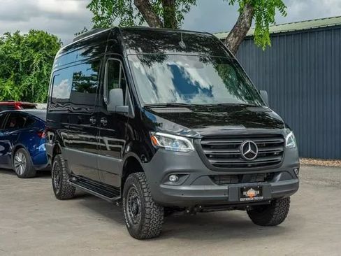 Used 2022 Mercedes-Benz Sprinter 2500 image 6