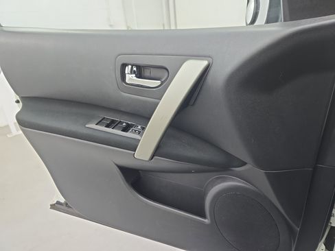 Used 2012 Nissan Rogue SV FWD image 23
